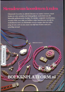 Sieraden van koorden en kralen