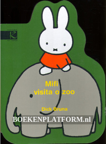 Mifi visita o zoo